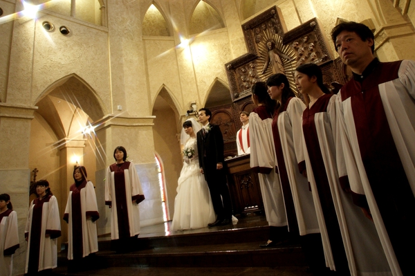 大聖堂に響き渡る聖歌隊の歌声 ブログ 公式 豊橋市の結婚式場 マリエール豊橋
